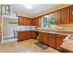 7 ROBINWOOD CRESCENT - 24