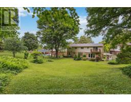 7 ROBINWOOD CRESCENT - 4