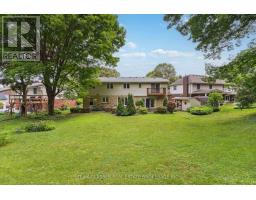 7 ROBINWOOD CRESCENT - 40