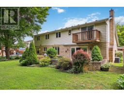 7 ROBINWOOD CRESCENT - 41