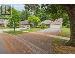 7 ROBINWOOD CRESCENT - 6