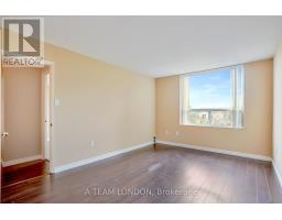407 - 155 KENT STREET - 17