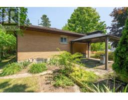 584 WONDERLAND ROAD N - 11