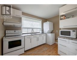 584 WONDERLAND ROAD N - 17