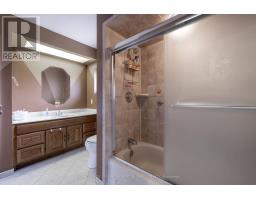 584 WONDERLAND ROAD N - 20