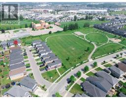 45 - 3270 SINGLETON AVENUE - 41
