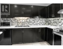 11 - 9 AILSA PLACE - 11