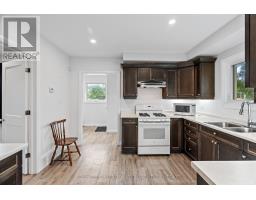 153 RICHMOND STREET S - 11