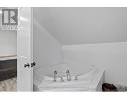 153 RICHMOND STREET S - 26