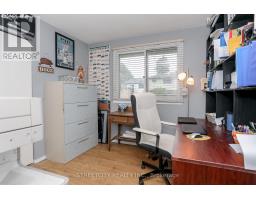9 COTTONWOOD CRESCENT SW - 28