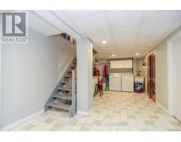 9 COTTONWOOD CRESCENT SW - 32