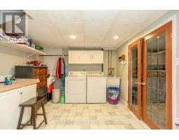 9 COTTONWOOD CRESCENT SW - 33