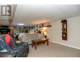 9 COTTONWOOD CRESCENT SW - 36