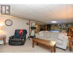 9 COTTONWOOD CRESCENT SW - 37