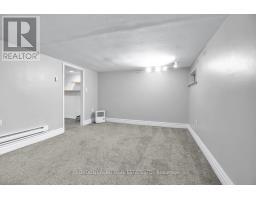 152 - 166 SOUTHDALE ROAD W - 27
