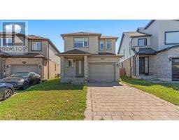 1824 FOXRIDGE CRESCENT - 1
