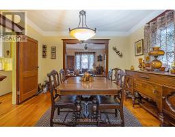 983 ORMSBY STREET - 12
