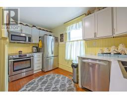 983 ORMSBY STREET - 17
