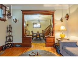 983 ORMSBY STREET - 9