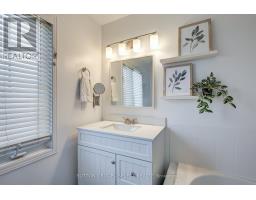 14 PONSFORD PLACE - 12