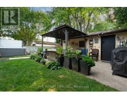 214 MANITOULIN DRIVE - 39