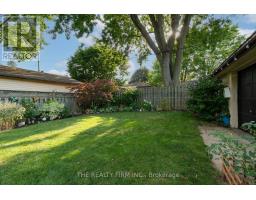 214 MANITOULIN DRIVE - 41