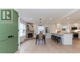 15 VICTORIA AVENUE E - 12