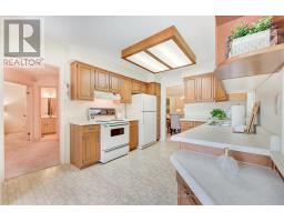 19 - 93 PINE VALLEY GATE - 18