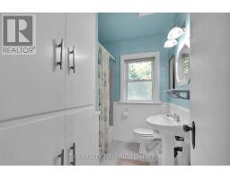 715 LEROY AVENUE - 21