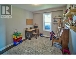 23615 GLEN OAK ROAD - 22