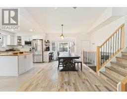 195 PORTSMOUTH CRESCENT E - 5