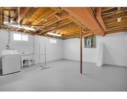 10 FRONTENAC ROAD - 27
