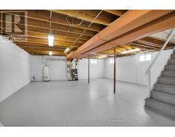 10 FRONTENAC ROAD - 28