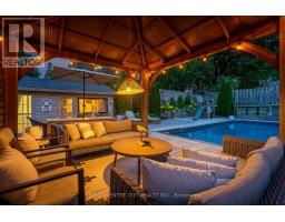 144 SPRINGFIELD CRESCENT - 39