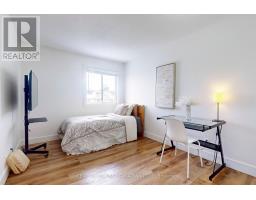 319 - 735 DEVERON CRESCENT - 30