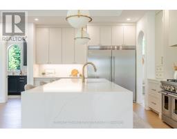 14 - 720 APRICOT DRIVE - 18