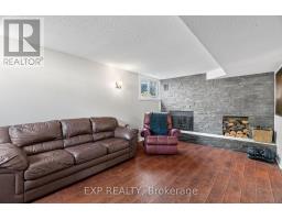 78 DUDLEY CRESCENT - 30