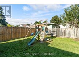 78 DUDLEY CRESCENT - 42