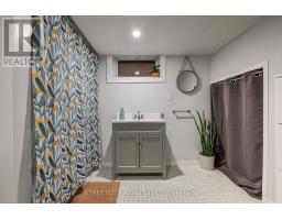 260 TWEEDSMUIR AVENUE - 45