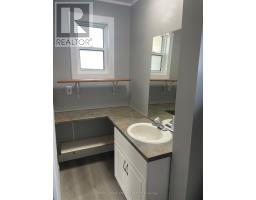 245 SYDENHAM STREET E - 10