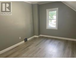 245 SYDENHAM STREET E - 17