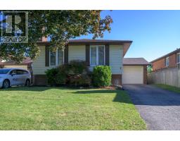 8 TUMBLEWEED CRESCENT - 2