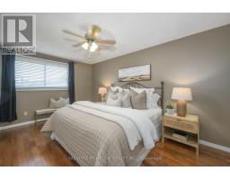 8 TUMBLEWEED CRESCENT - 23