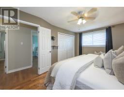 8 TUMBLEWEED CRESCENT - 24