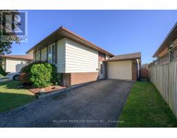 8 TUMBLEWEED CRESCENT - 3