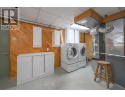 8 TUMBLEWEED CRESCENT - 38