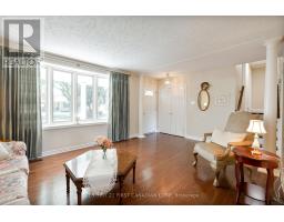 135 DOWNING CRESCENT - 11