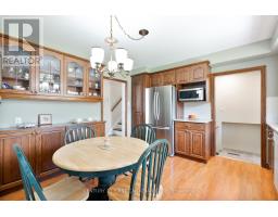 135 DOWNING CRESCENT - 16