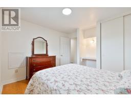 135 DOWNING CRESCENT - 23