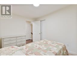 135 DOWNING CRESCENT - 26